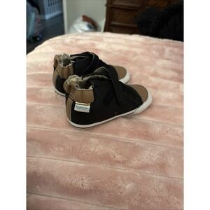 New Infant Robeez Soft Soles Black And Brown Shoes Size 18-24 Months W/O Box